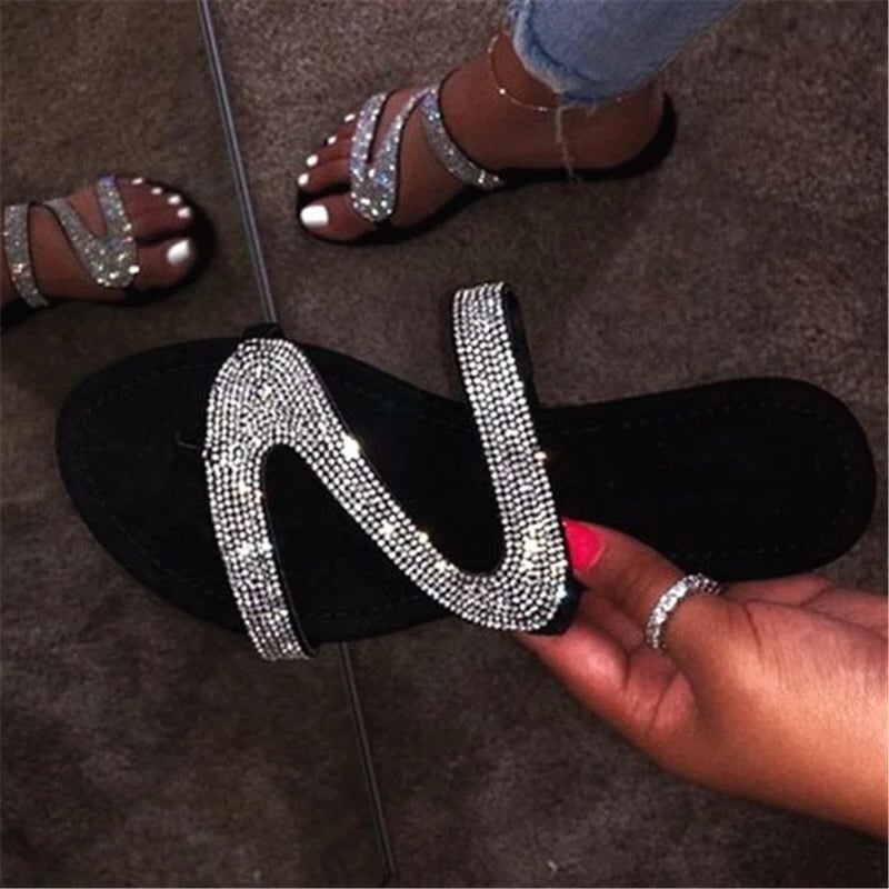Summer Home Slippers Rhinestone Beach Slippers Women Rivet Sandals Outdoor Wild Soft Surface Flat Bottom Non-slip Flip Flop