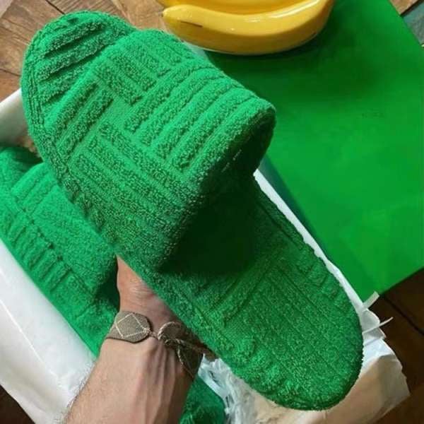 New Plus Size Plush Slippers Green Thick-soled Outer Wear Fashionable Slippers