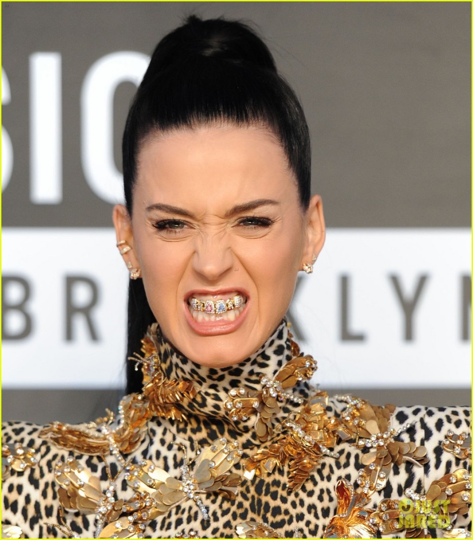 Hip Hop Gold Teeth Grillz Set Top Bottom Tooth Grills Dental Mouth Punk Teeth Caps Cosplay Party Rapper Jewelry