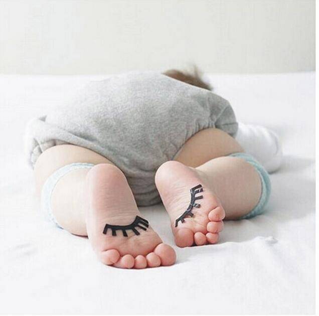 Baby crawling pad for comfortable non-slip knee protectors