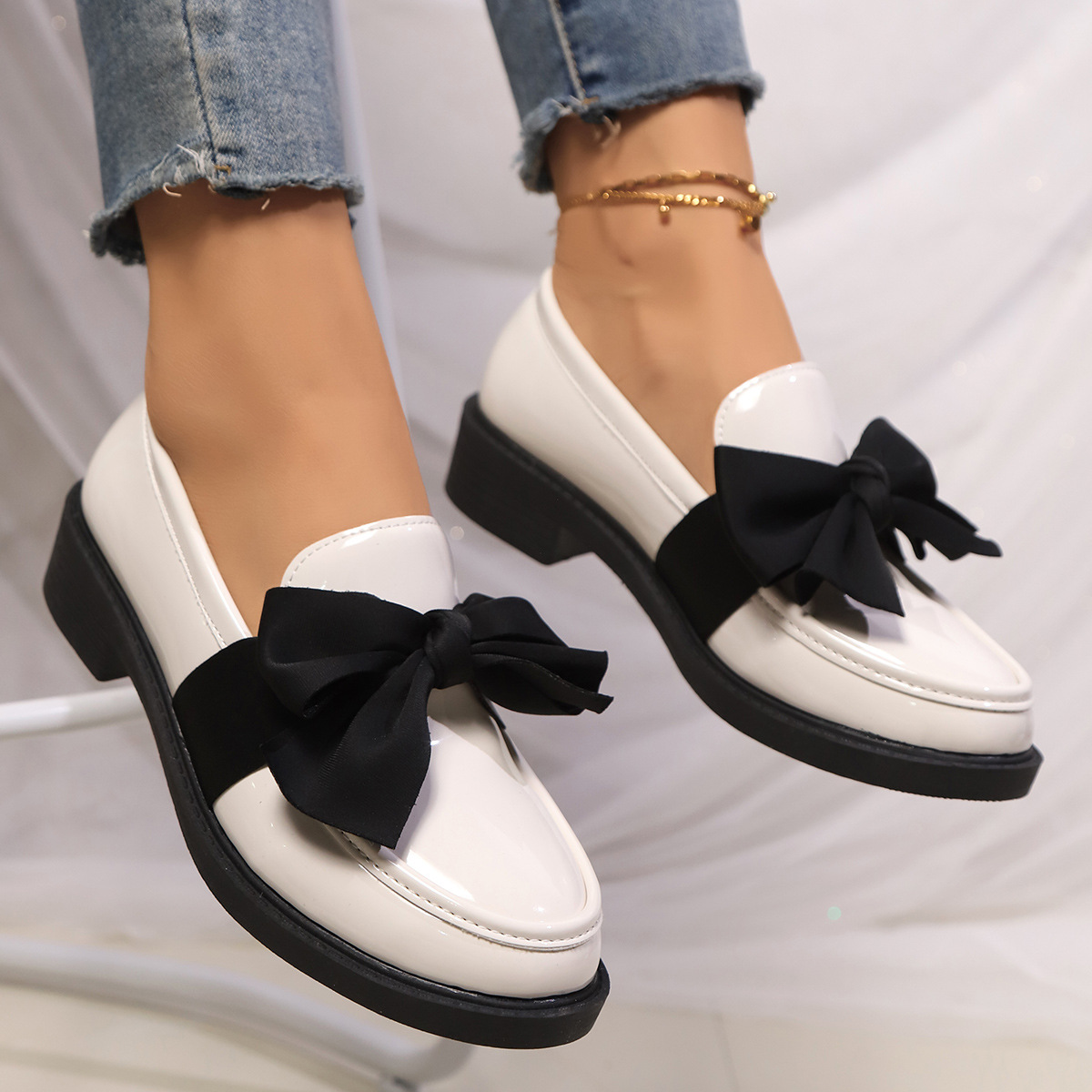 Large British style small leather shoes for women, new butterfly knot thick heel loafers, single shoes