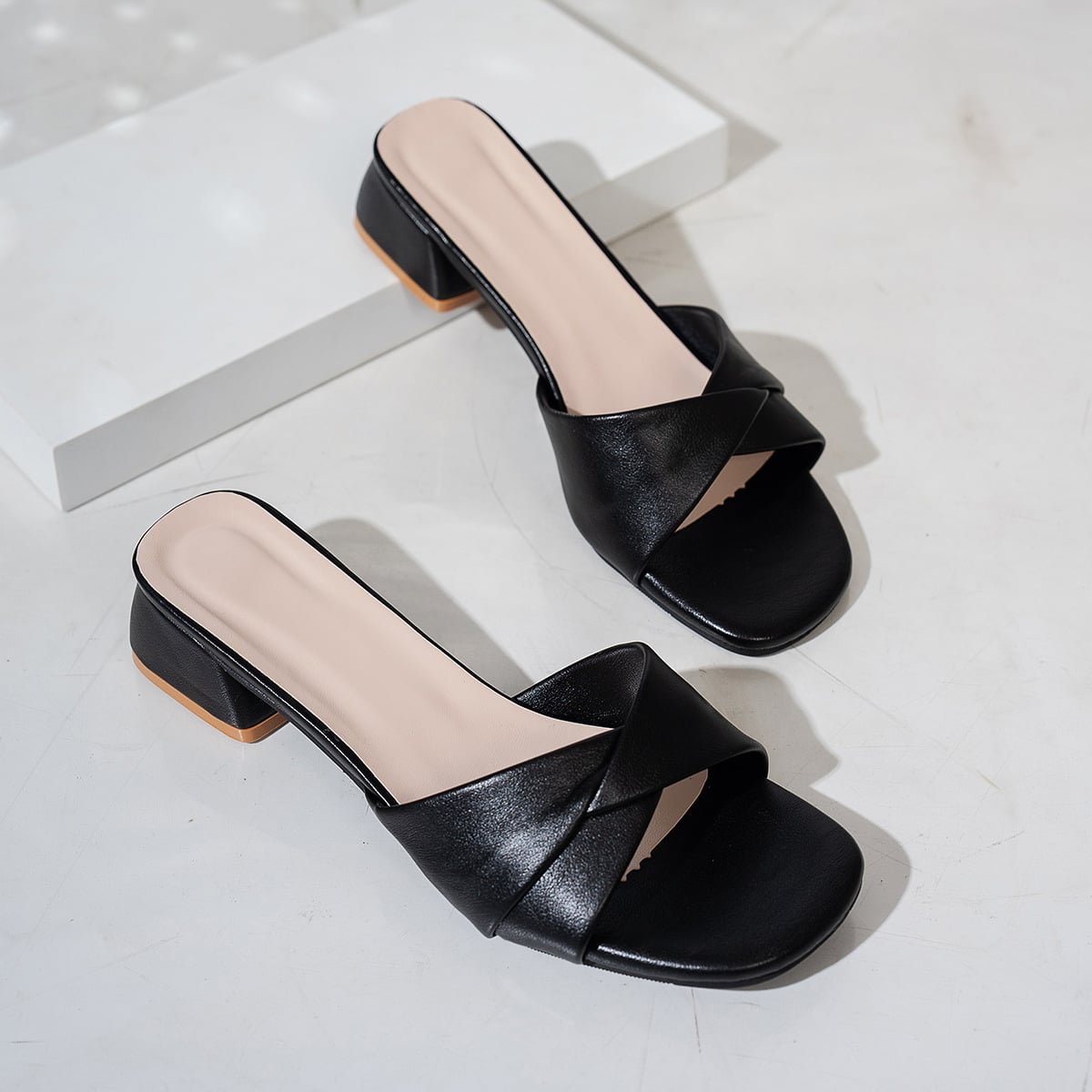 Large size slippers for female Xia, square toe, exposed toe, straight drag, high heels, thick heels, worn outside slippers