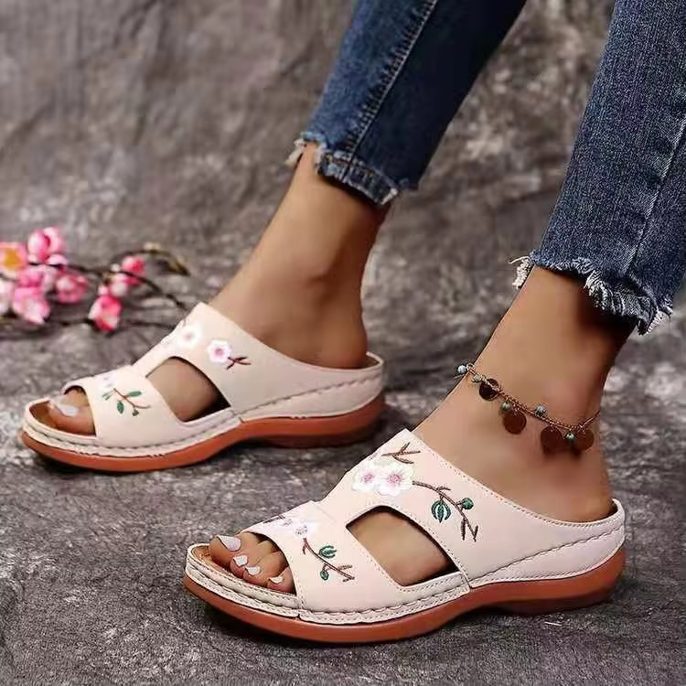 Women Slippers Embroider Flowers Leather Woman Sandals 2023 Outdoor Light Casual Wedges Slippers Slip on Summer Shoes for Women