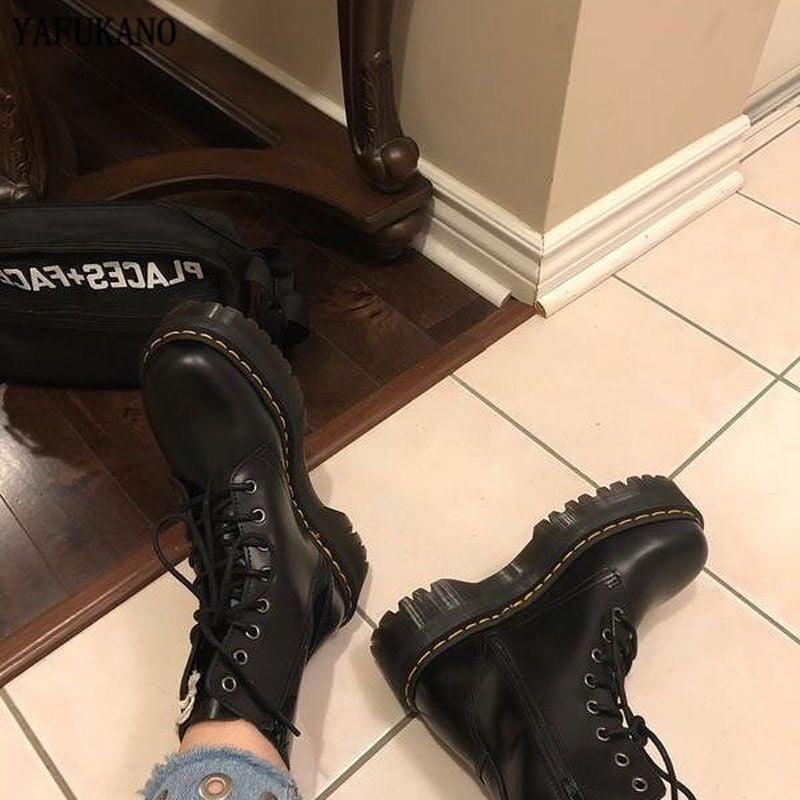 Size 35-40 Women's Thick Motorcycle Boots Autumn Fashion Round Head Lace up Boots Women's Shoes