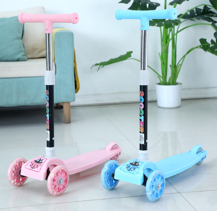 Toy Folding Children Scooter 2-8 Years Old Three-wheel Flashing Skateboard Swing Car Indoor And Outdoor Children's Scooter
