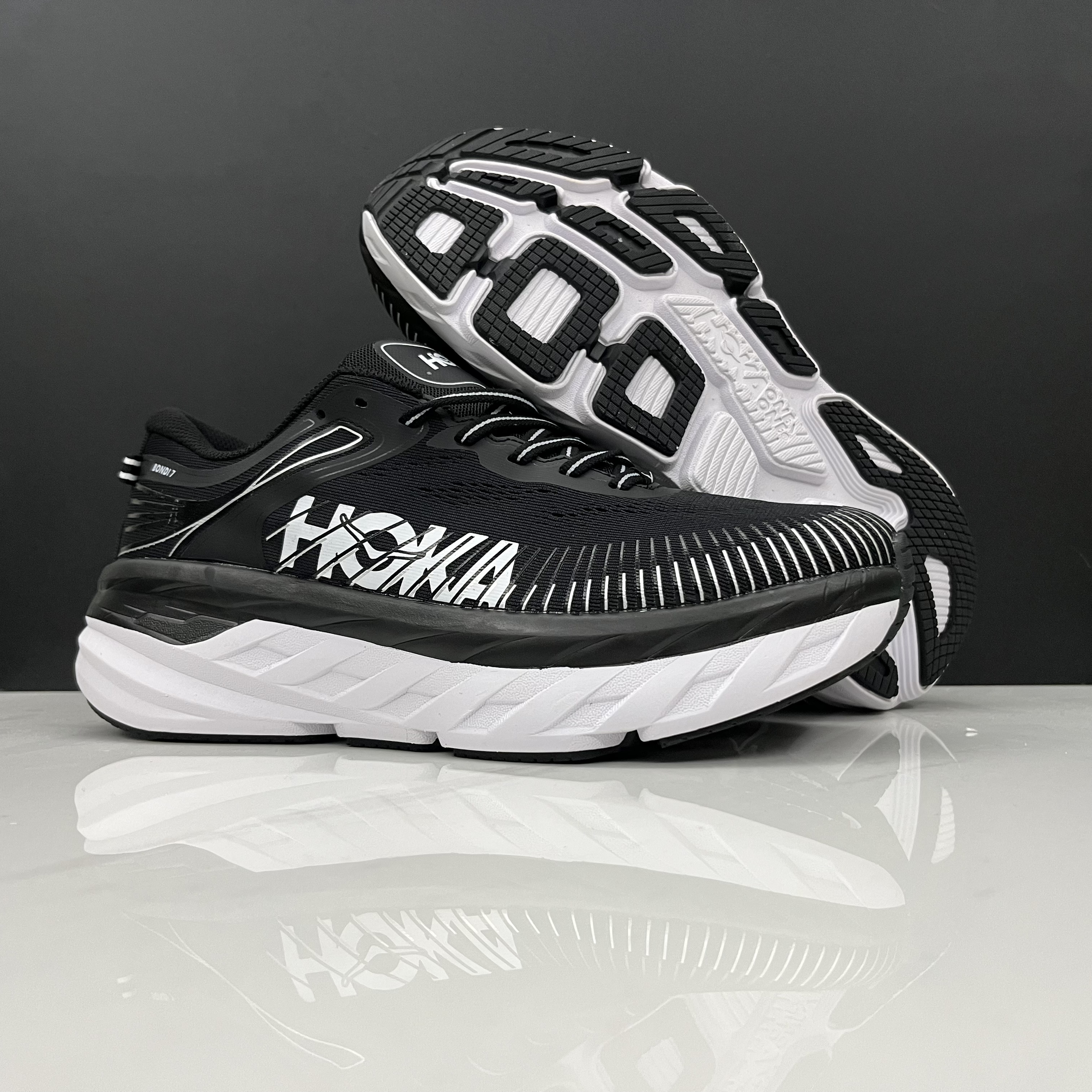 HOKA ONE ONE Bondi 7 functional cushioning running shoes for men and women, best-selling versatile casual sports shoes
