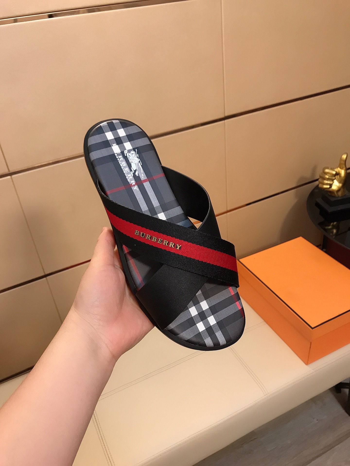Burberry Slippers Home Slippers Beach Slippers Outdoor Sandals Strap Half Slippers Non-slip Flip-Flops Men's Slippers 38-44