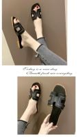 European station with the same type of H slippers summer flat heel