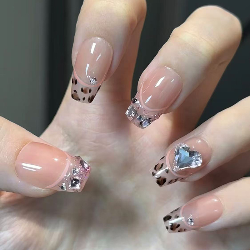 24Pcs Detachable Short Square coffin nails Fake Nails Simple Style Wearable Nail Full Cover Nail Tips Decor with glue Tape