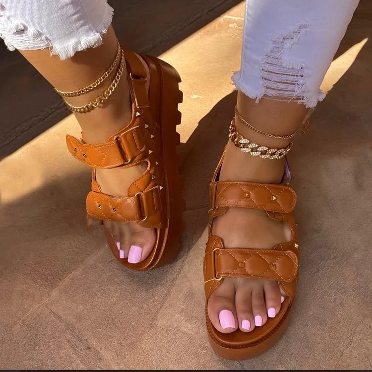 2023 New platform sandals female rivet plaid muffin European and American plus size one word Velcro Roman sandals Sandales