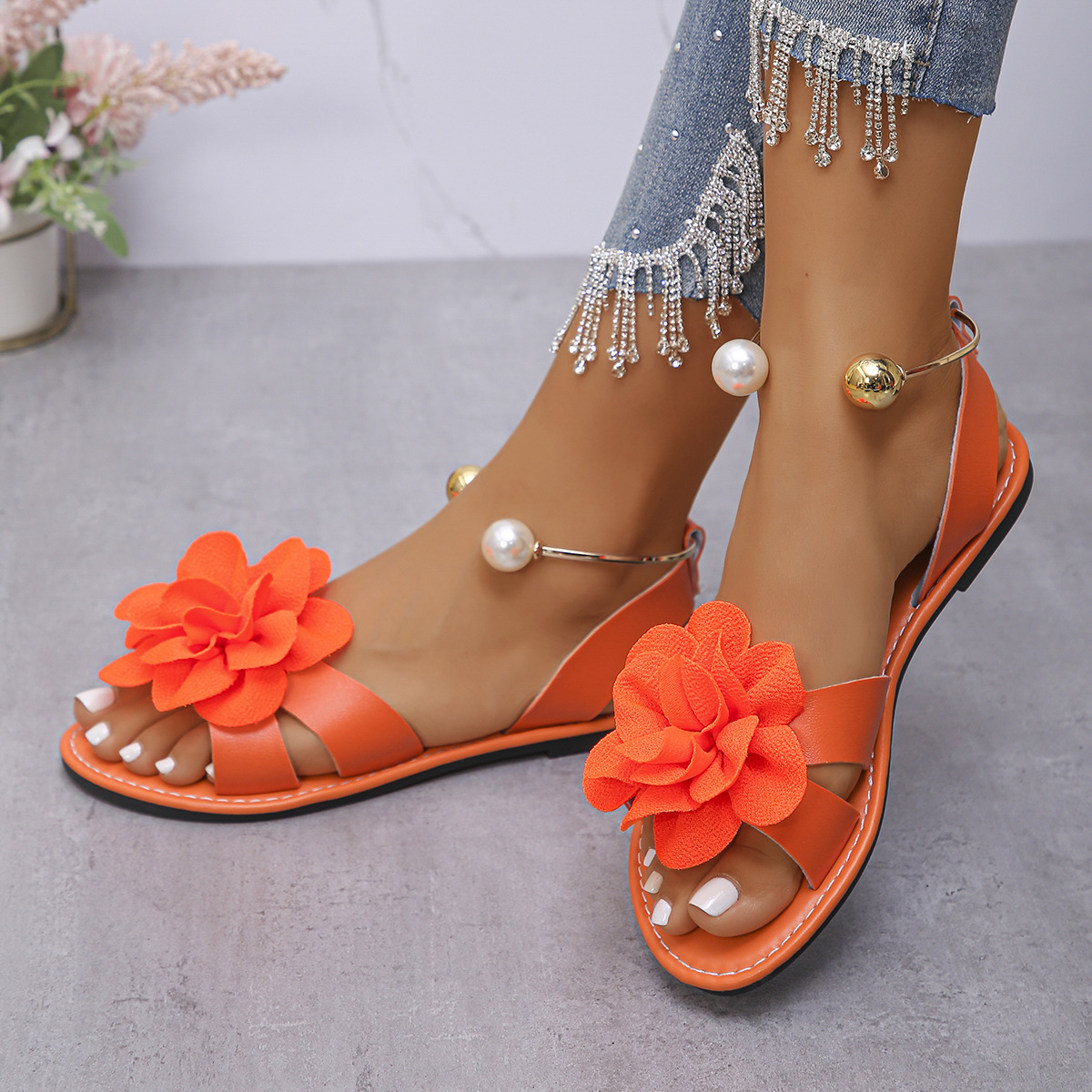 2026 Floral Pearl Embellished Flat Bottom Sandals Women's Summer New Hollow Out Round Head Comfortable Casual Slip-On Shoes