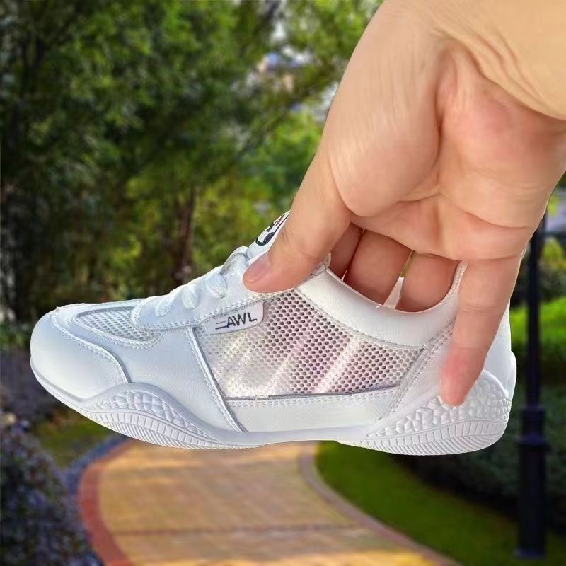 New women's shoes Fashion sports shoes Leather soft soled women's shoes Casual thick soled shoes
