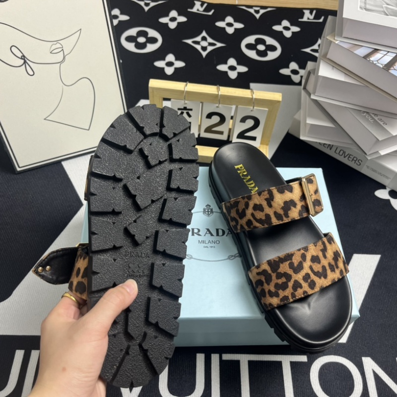 Hermes new flat bottom leisure travel vacation beach shoes thick bottom hundred with a word with cool slippers female summer ext
