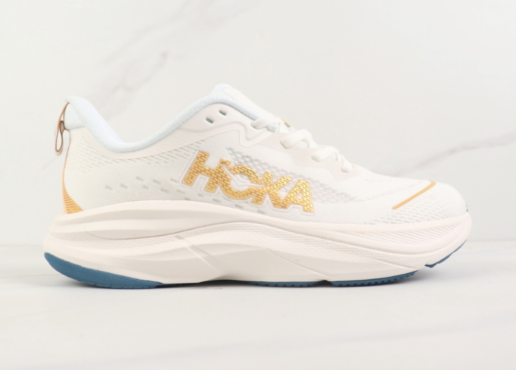 Hoka M Skyflow Low - Comfortable cushioned running shoes with breathable design