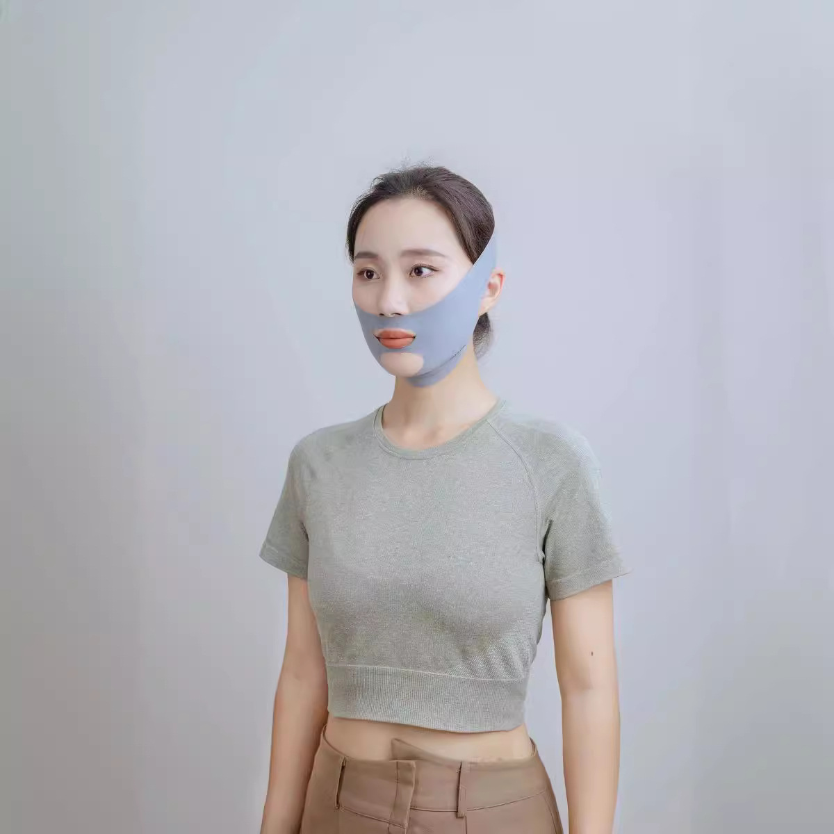 Facial V-shaped facelift and slimming bandage for relaxing and shaping, reducing double chin on the face
