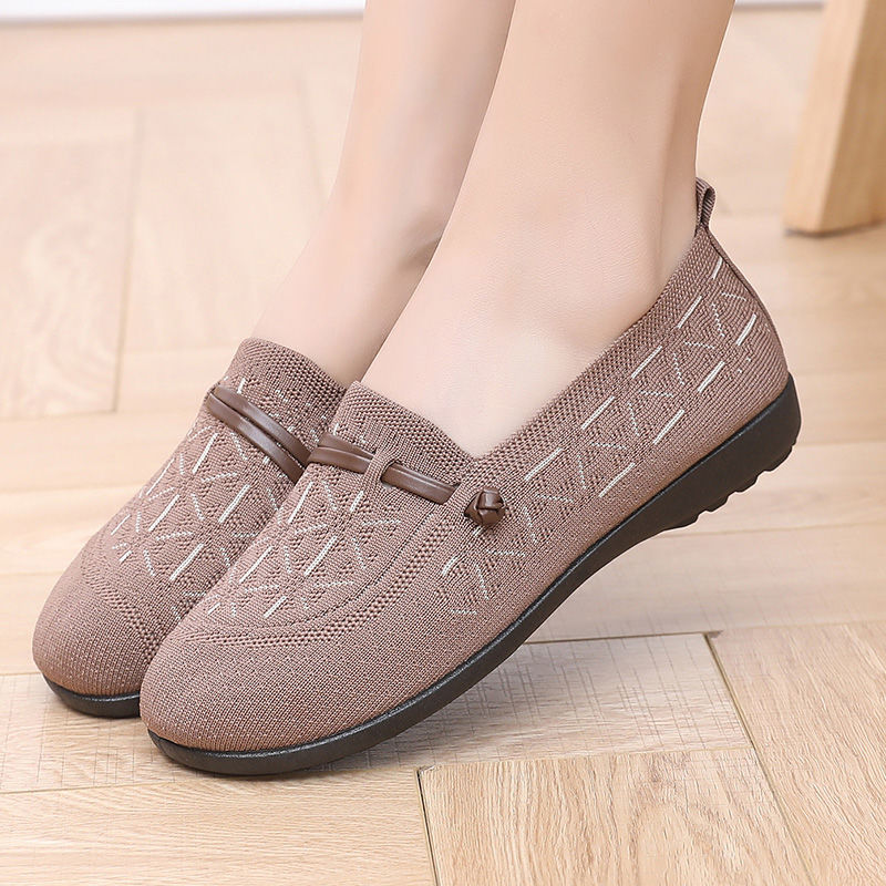 Beijing Ladies Flat Shoes Spring Summer New Lightweight Slip-On Knitted Mid-aged And Elderly Mothers Casual Footwear