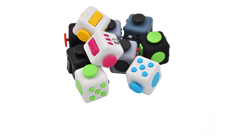 1pc Adults and Children Relieve Anxiety Finger Toys Decompression Craps Irritation Decompression Magic Cube Artifacts Toys