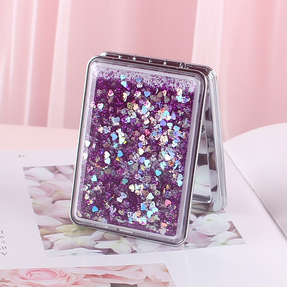 1Pc quicksand double-sided magnifying mirror cute handheld small portable foldable makeup mirror