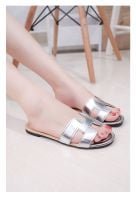 European station with the same type of H slippers summer flat heel