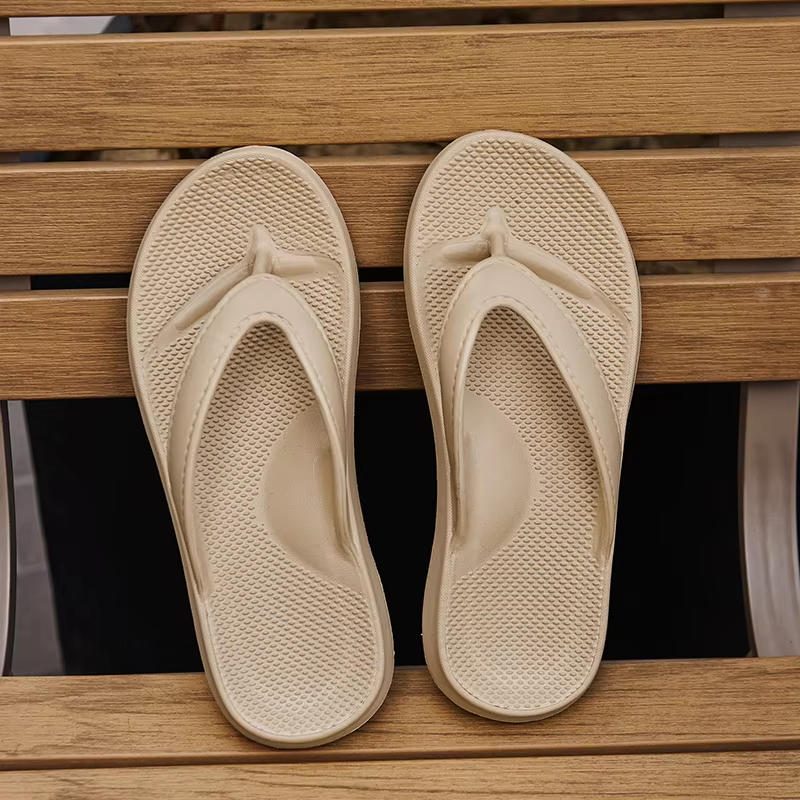 Men's flip-flops Non-slip deodorant summer men's slippers Comfortable flat sandals Casual women's beach shoes Couple Slippers