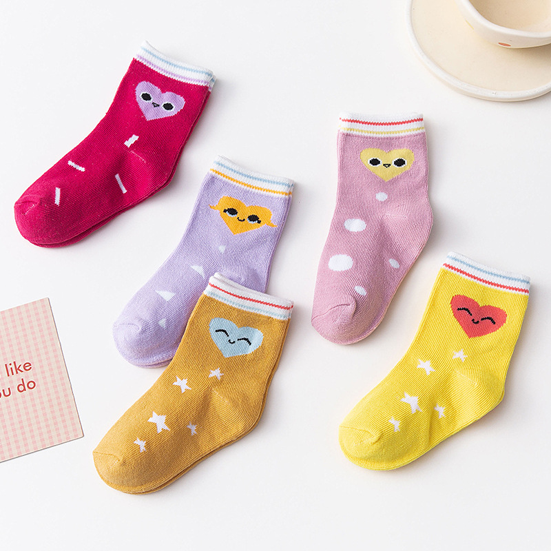 New style cartoon socks for boys and girls in autumn and winter fresh socks for 0-9 years old baby socks 5pcs/