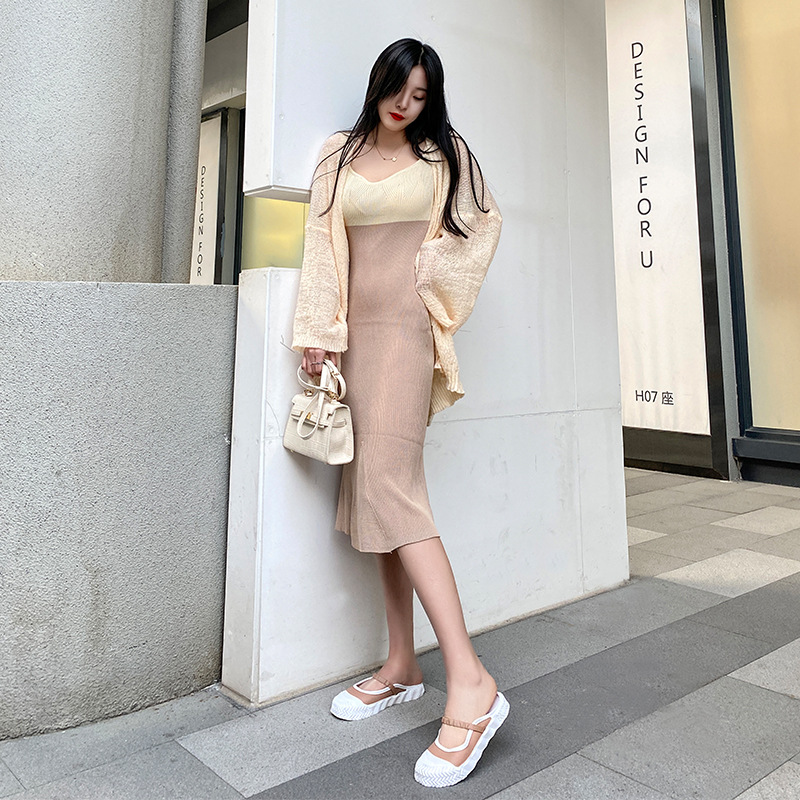 Big toe shoes, fairy style, one foot on Baotou sandals and slippers, wearing internet red slippers on the outside, cross-border