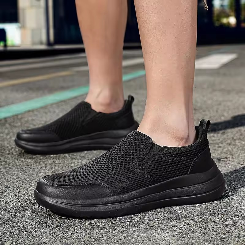 2025 New Fashion Trend Man Shoes Lightweight Soft Comfortable Non-slip Flat Shoes Outdoor Casual Sports Shoes