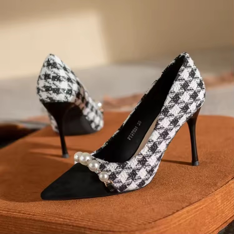 2025 spring and summer new fashion matching small temperament fine with pointed head matching single shoes womens shoes