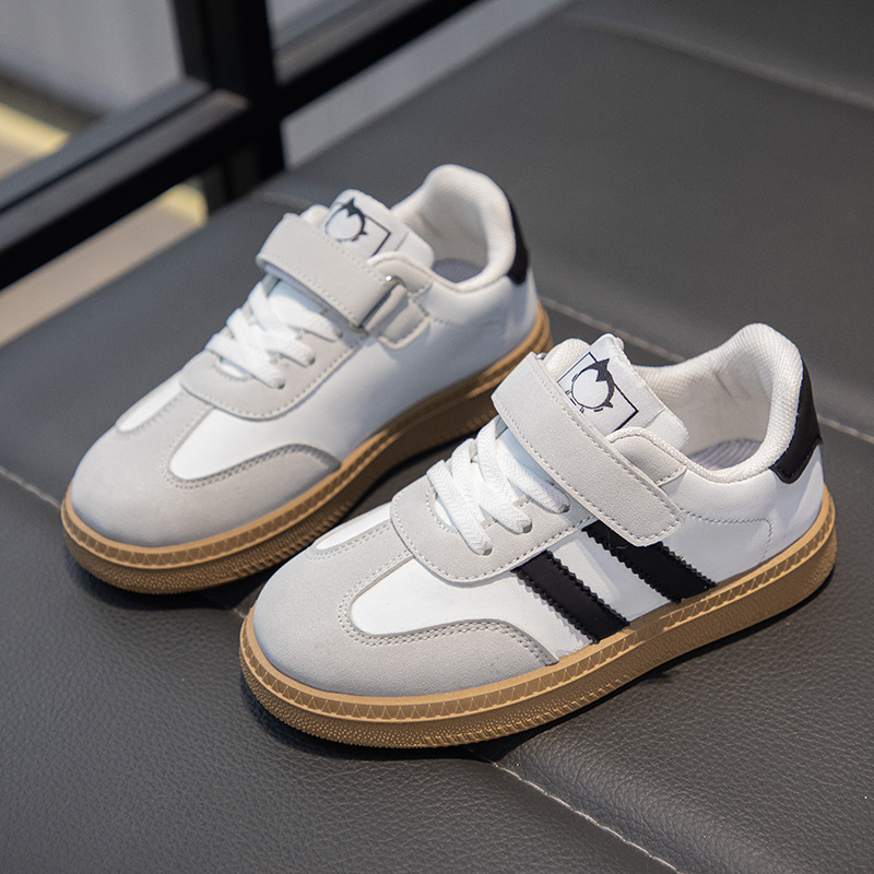 New sports shoes for boys and girls, simple and versatile flat sole shoes, Velcro style children's running shoes