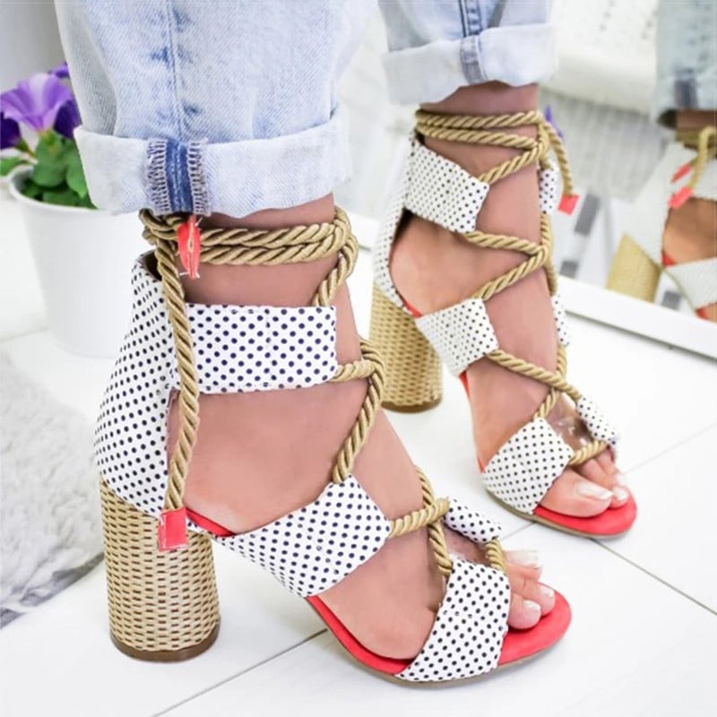 Sandalen Europäische und amerikanische neue Farben passen zu Spitzen-High-Heels für Damen mit spitzen High-Heels