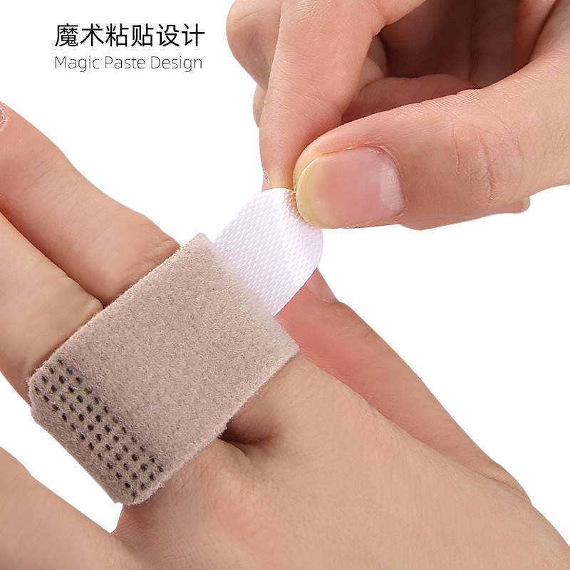 Day and night use a male and female finger divider, toe bandage overlap, thumb wearing cloth strip, middle toe stretcher