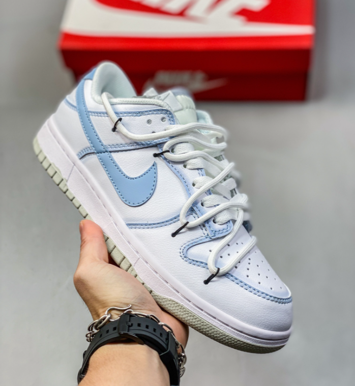 Nike SB Dunk Low Pro Strap: Retro Skateboarding Shoes with Iconic Strap Design
