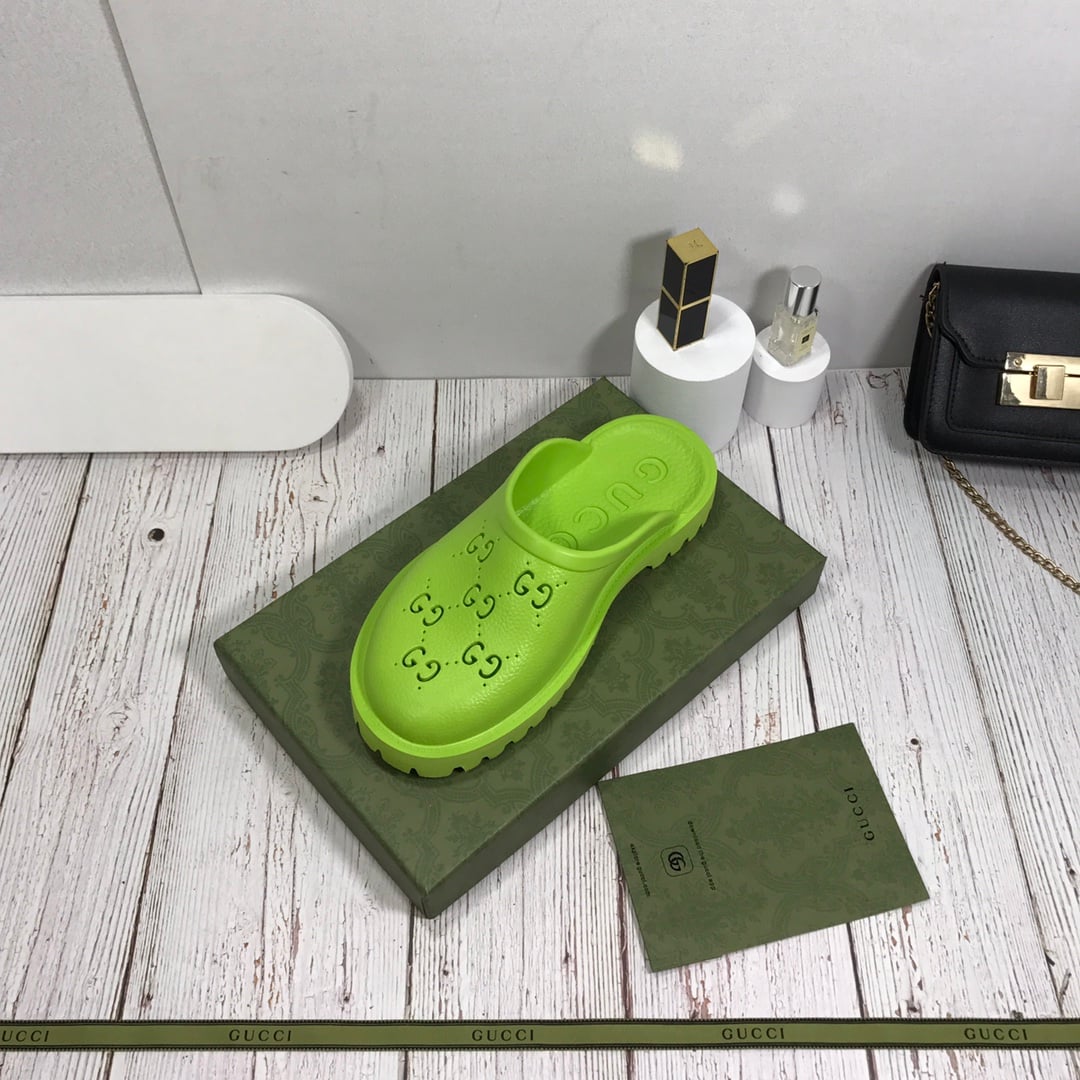 Gucci Lady Slippers Thick-soled Anti-skid Baotou Slippers Fashion Beach Shoes Punching Carved Hole Shoes Size: 36-40