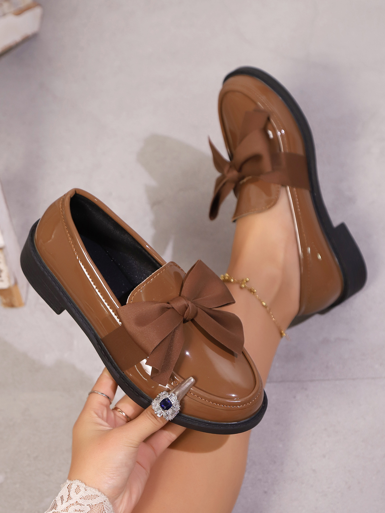 Large British style small leather shoes for women, new butterfly knot thick heel loafers, single shoes