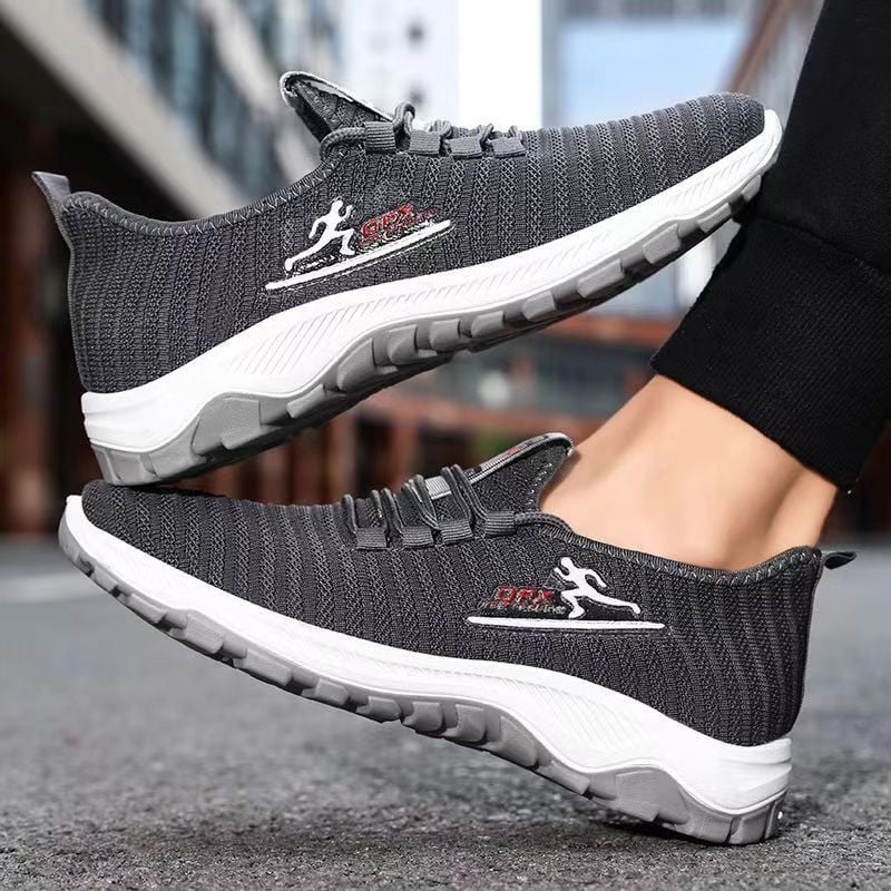 2023 New Men's Sports Shoes Soft Sole Flyknit Single Shoe Lace up Comfortable Lightweight Running Shoes