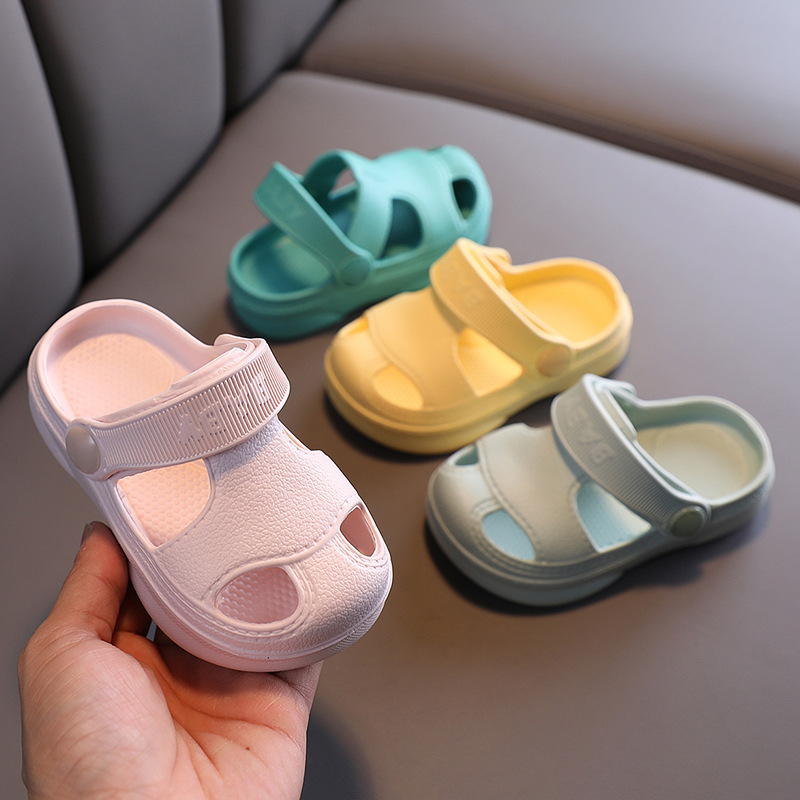 Children's ripped shoes summer boys' soft-soled beach shoes female baby cartoon children's sandals and slippers