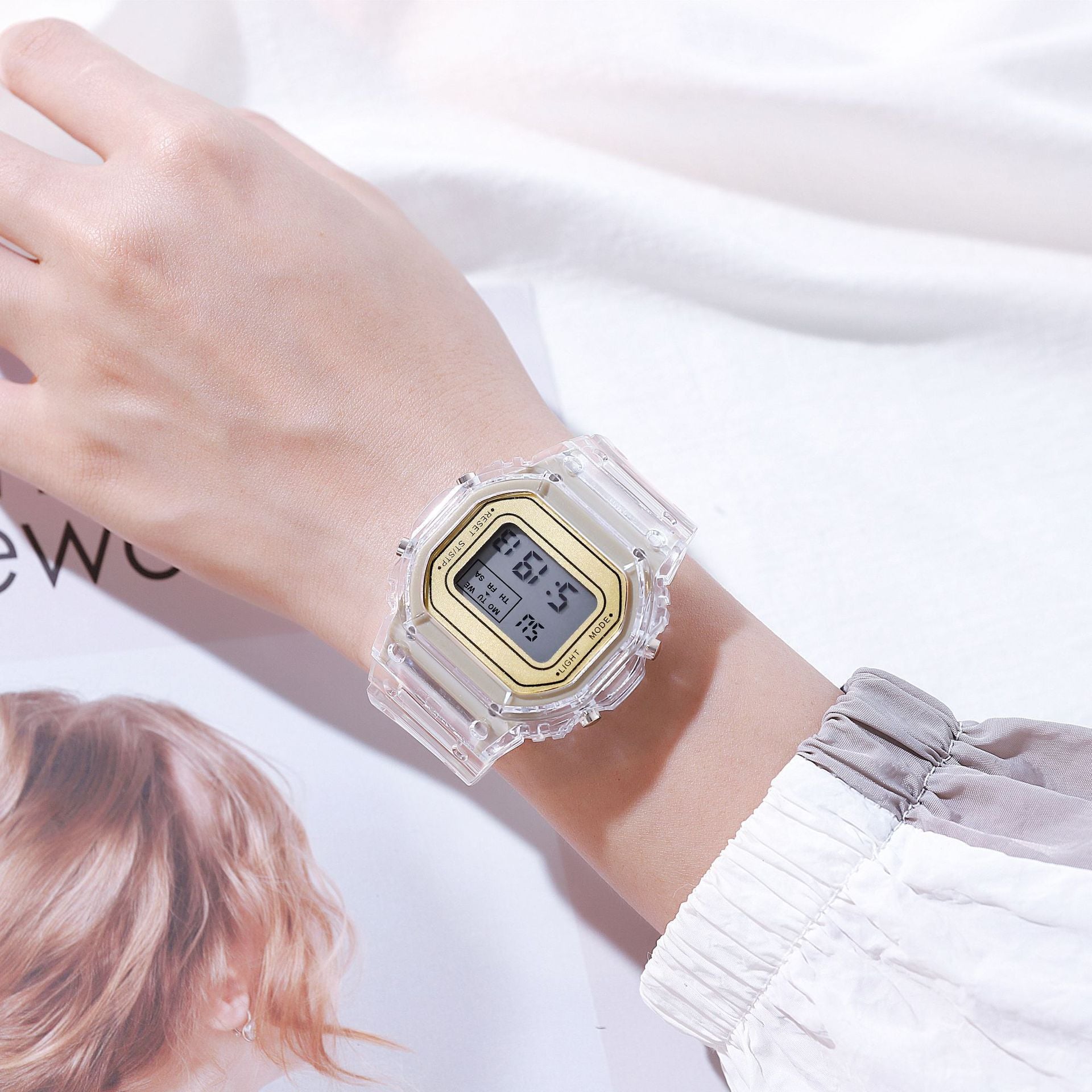 New Fashion Transparent Electronic Watch LED Ladies Wristwatch Sports Waterproof Electronic watchs Candy Multicolor Student Gift