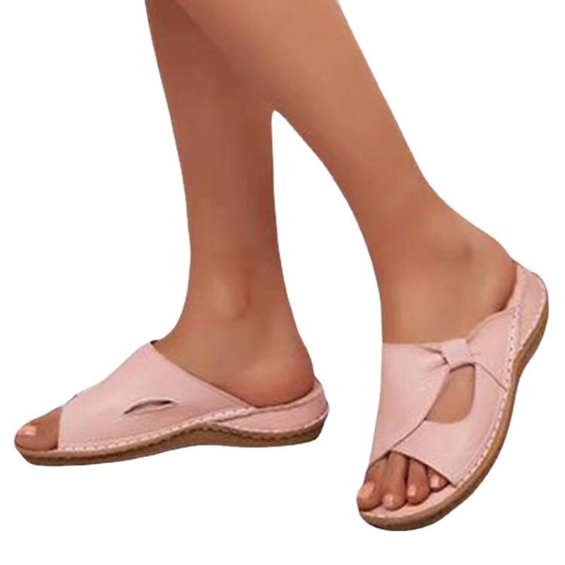 of female manufacturers of large size foreign trade sandals and slippers for spring and summer 2023 new flat bottomed