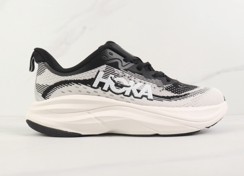 Hoka M Skyflow Low - Comfortable cushioned running shoes with breathable design