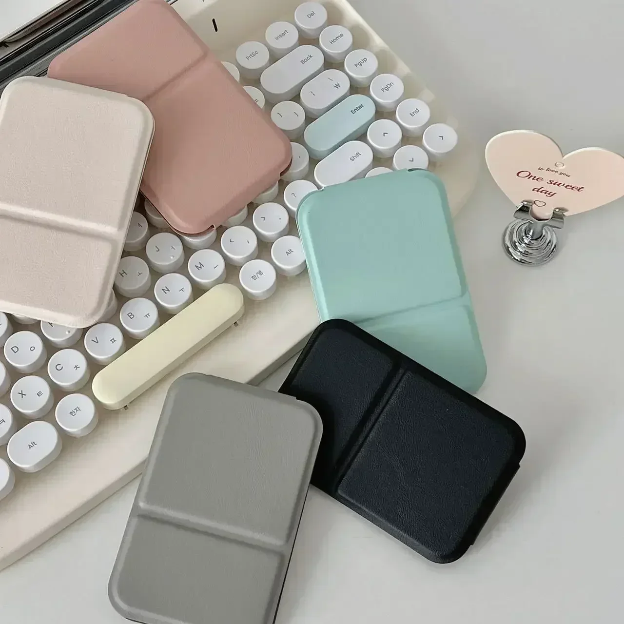 Solid Color PU Leather Simple Handheld Makeup Mirror