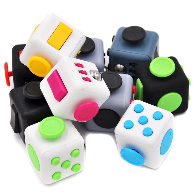 1pc Adults and Children Relieve Anxiety Finger Toys Decompression Craps Irritation Decompression Magic Cube Artifacts Toys