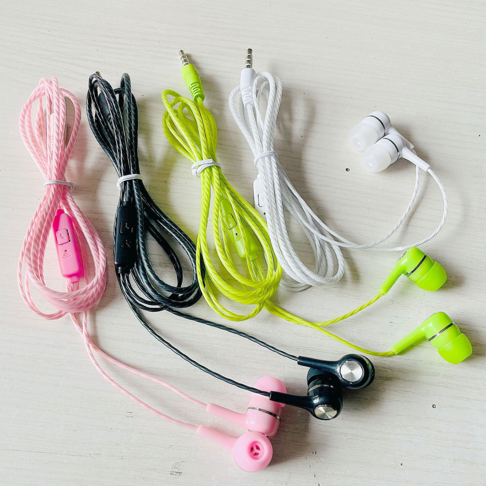 New Sport Earphone Wired Super Bass 3.5mm Crack Colorful Headset Earbud with Microphone Hands Free