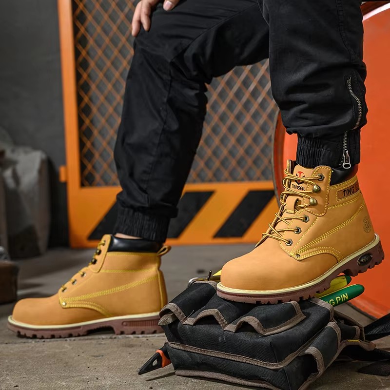 Safety shoes men for work Waterproof Non-slip Sneakers Warm Boots Outdoor Male Hiking Boots Rubber Wear-resistant Work Shoes