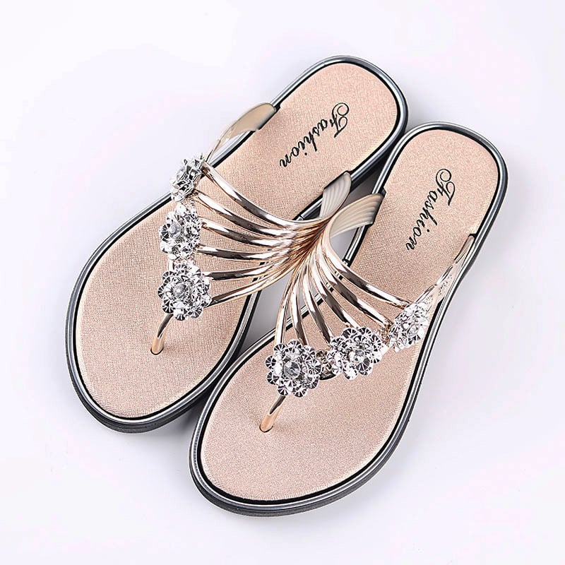 Women's slippers Summer sandals New style flat bottom pinch leg women's shoes Light slippers Women's casual flip flops