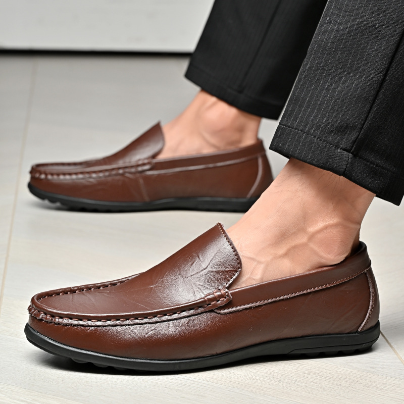 Large men's flat bottomed casual bean shoes, breathable genuine leather, lightweight and non slip