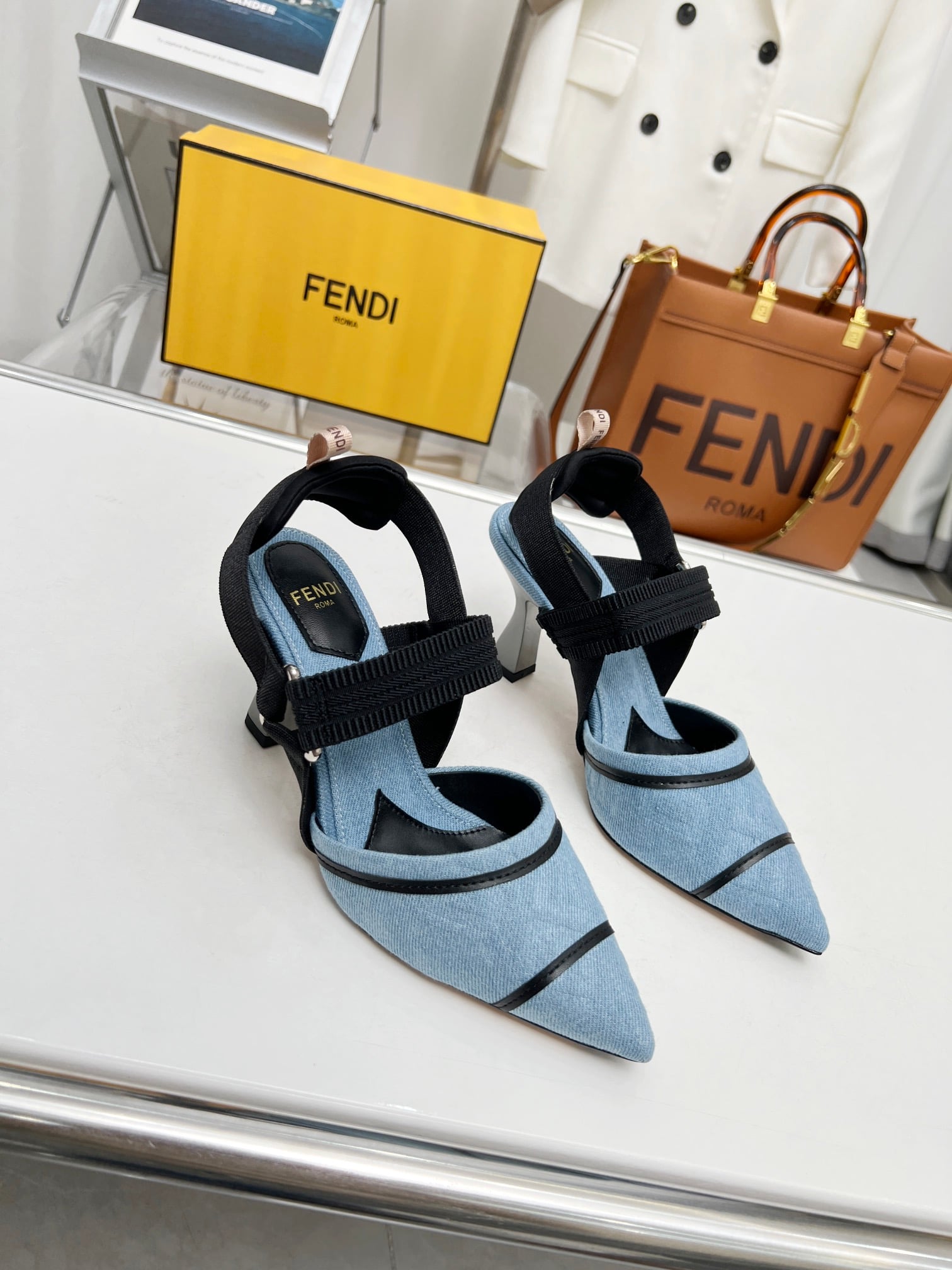 Fendi new fashion trend sandals ladies casual shoes all-match temperament high heels
