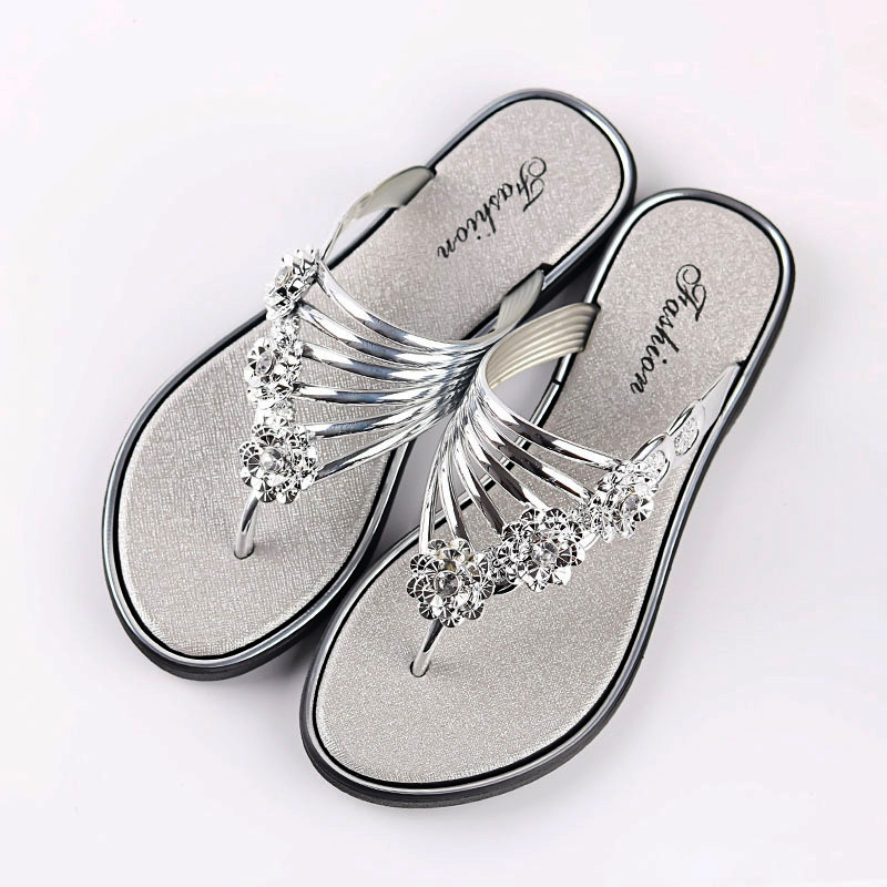 Women's slippers Summer sandals New style flat bottom pinch leg women's shoes Light slippers Women's casual flip flops