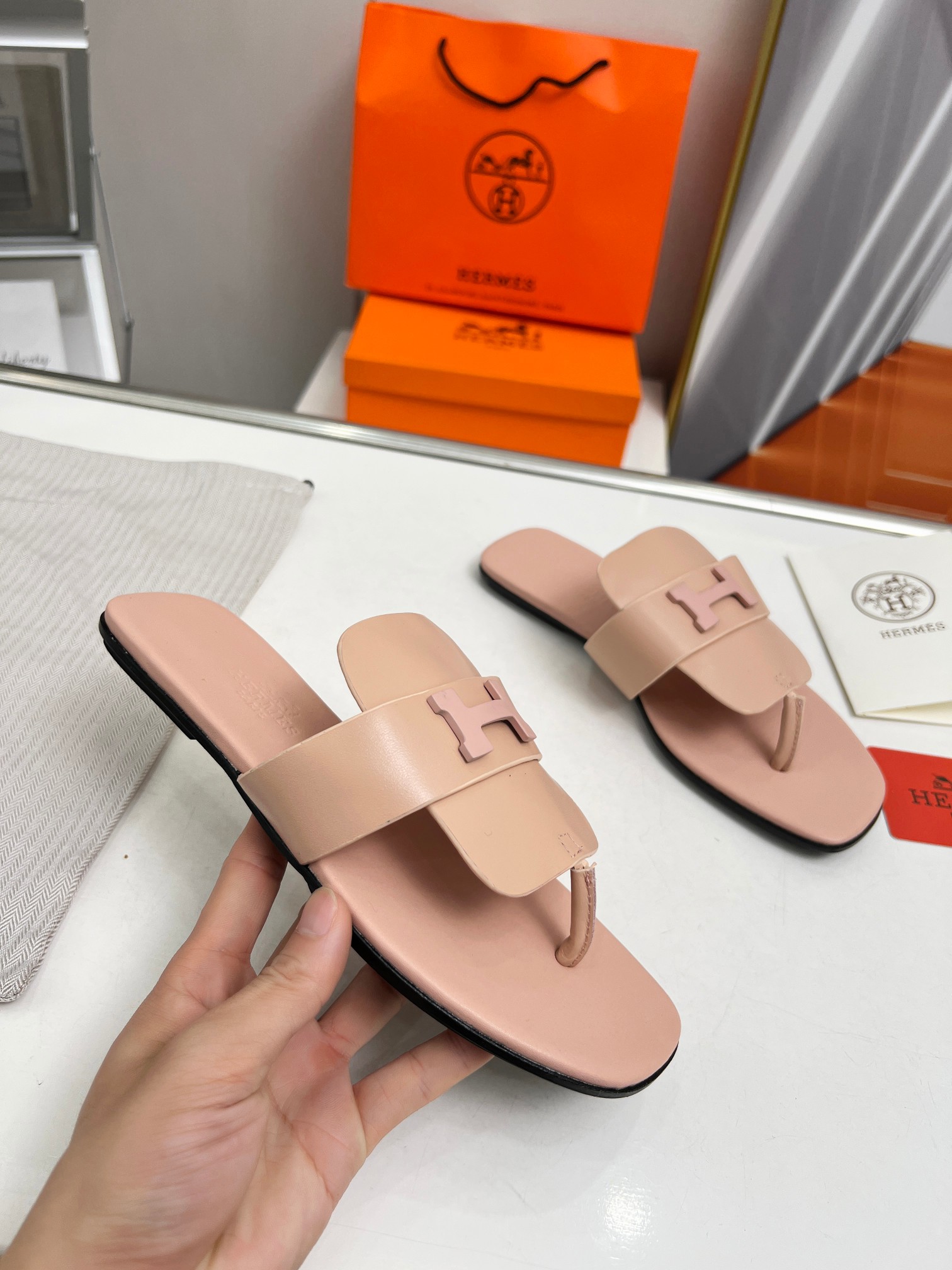 Hermes new fashion trend sandals ladies casual shoes all-match temperament slippers