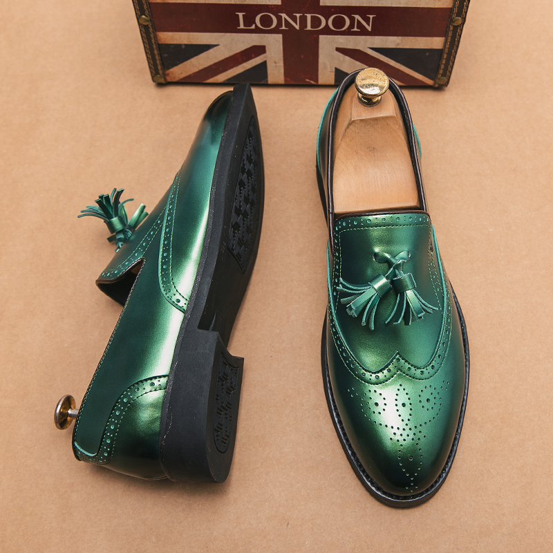 Italian Brand Green Loafers Men Tassel Slip-on Fashion Leather Shoes Moccasin Thick Bottom Pointed Toe Casual Shoes Dress Shoes