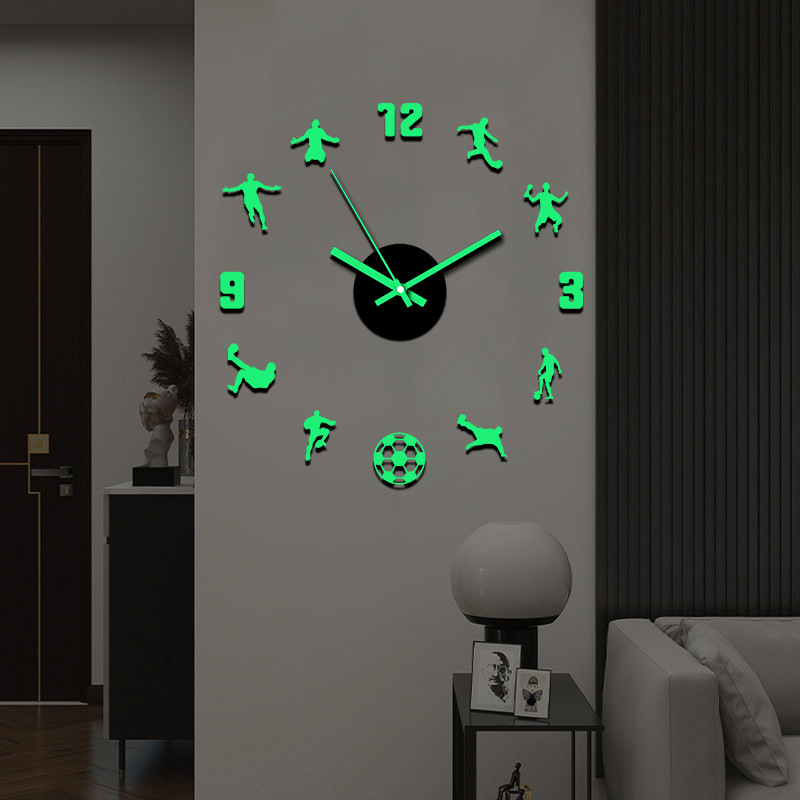 Silent Wall Clock – Creative Football-Themed Living Room Decoration, Glow-in-the-Dark Wall Sticker Clock